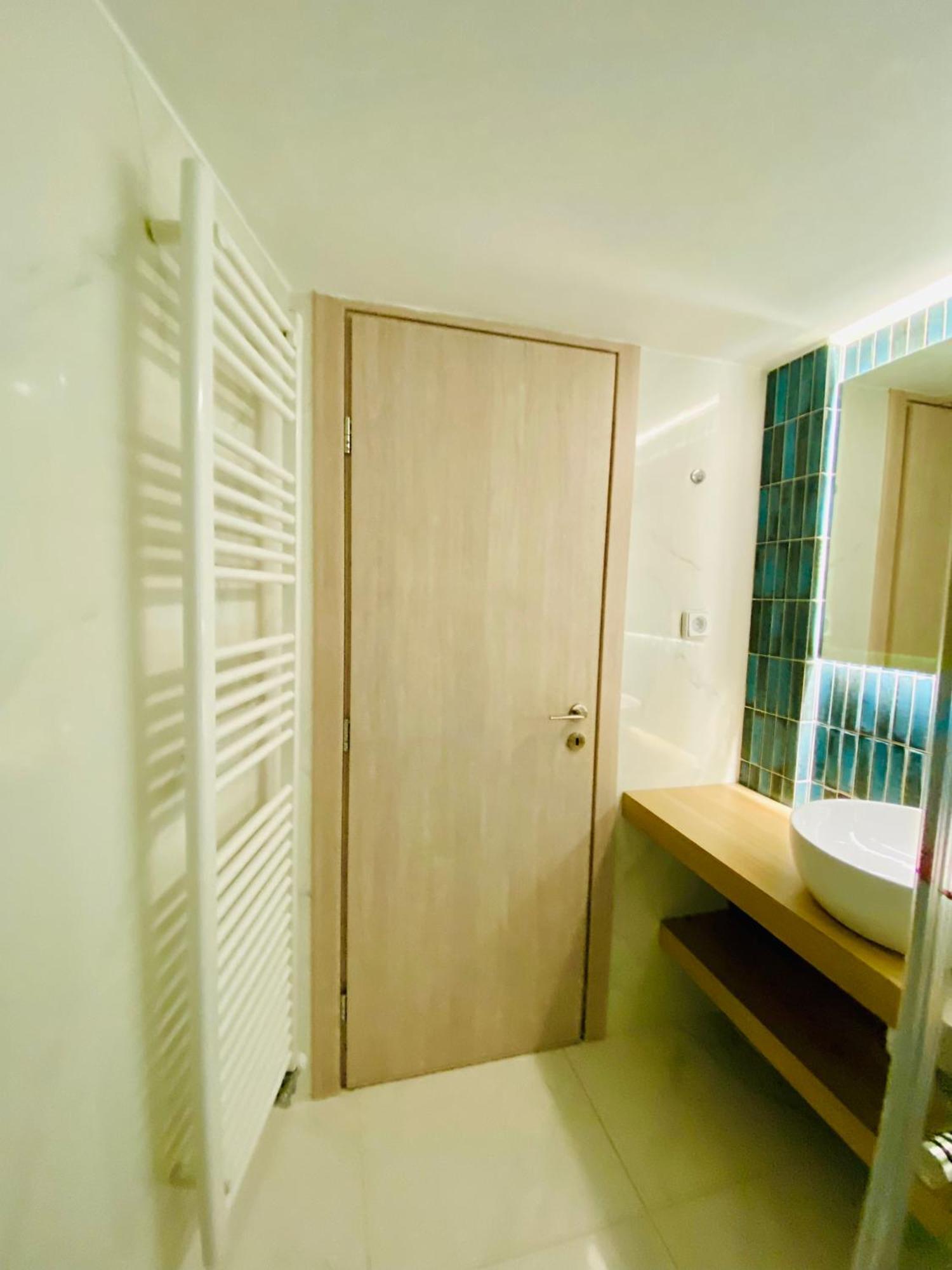 Antinoros Inn, Stylish Apartment,3' To Metro Athens Ngoại thất bức ảnh