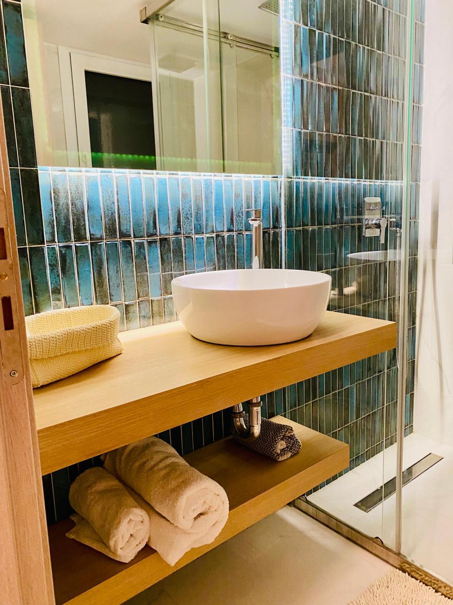 Antinoros Inn, Stylish Apartment,3' To Metro Athens Ngoại thất bức ảnh