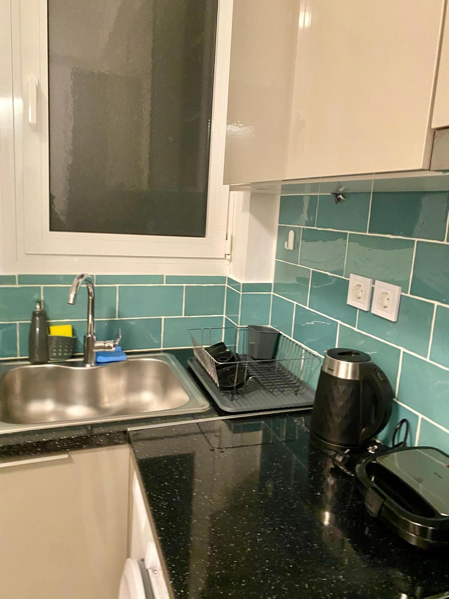 Antinoros Inn, Stylish Apartment,3' To Metro Athens Ngoại thất bức ảnh